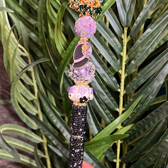 Halloween Hand-Made Custom Extended Beaded Pen with Large Fancy Jack-O-Lantern. - Picture 7 of 9